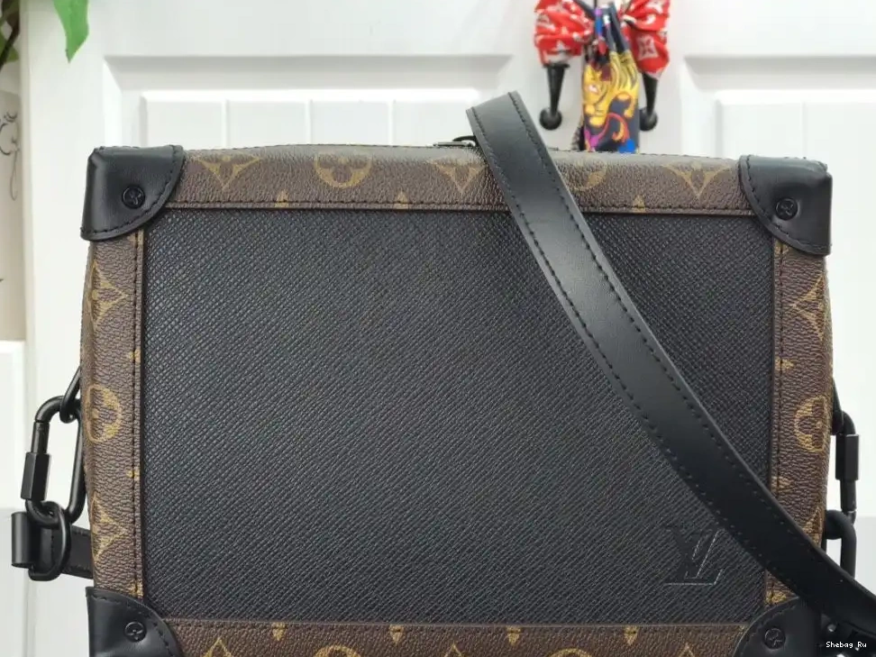 TRUNK SOFT LOUIS VUITTON 0617